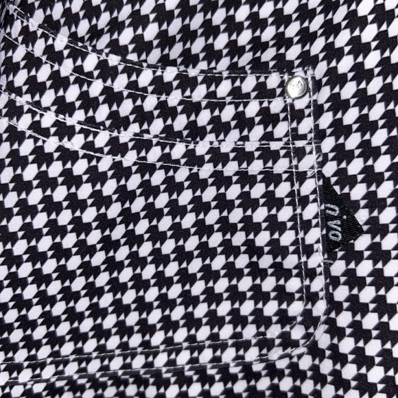 Nivo Bermuda Golf Shorts - Picture 6 of 12